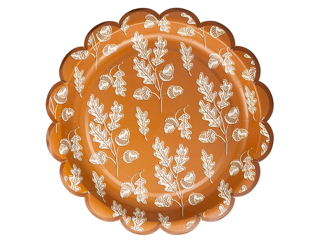 Acorns Scalloped Circle Paper Plates, Set of 8