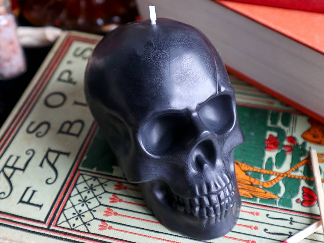 Black Skull Candle